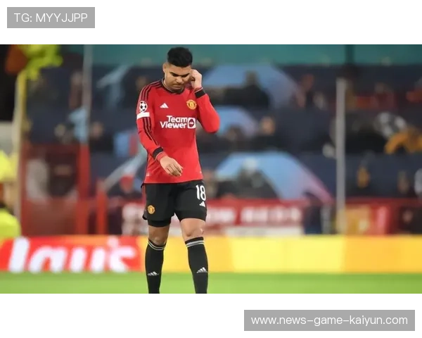 曼联中场短传渗透前锋单刀推射全场沸腾